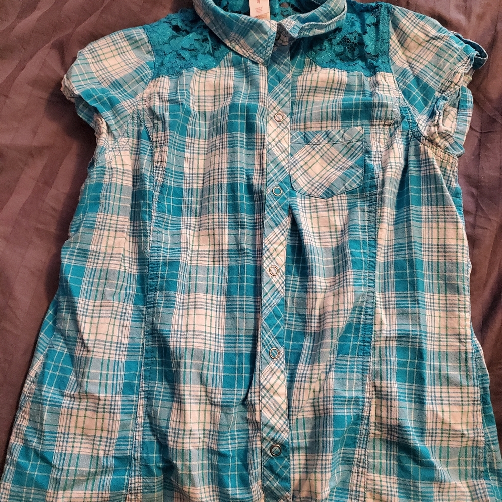 Short sleeve dress shirt